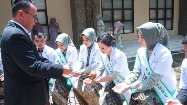 19 Dokter Baru Lulusan FK Unwahas Disumpah