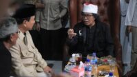 Cak Nun Dikritik Sana-sini Gegara Jokowi Firaun