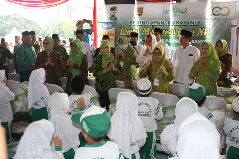 2.300 Murid TK Muslimat Menggambar Lambang NU