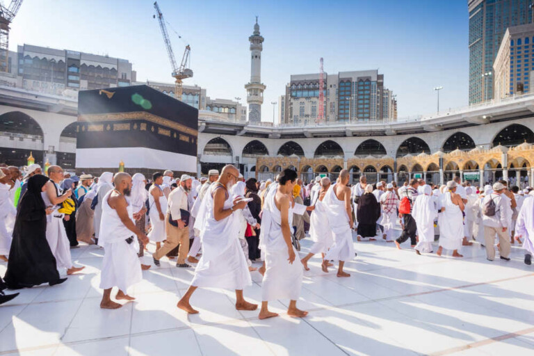 Perbedaan Haji Reguler dan Haji Plus