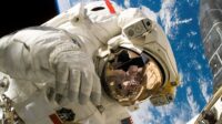 Astronot Menangis Saat Melihat Bumi