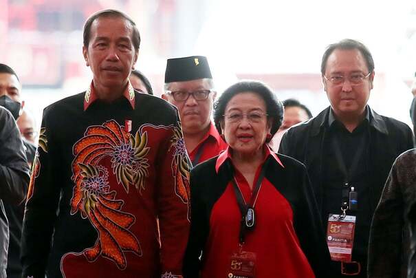 Megawati Lawan Jokowi