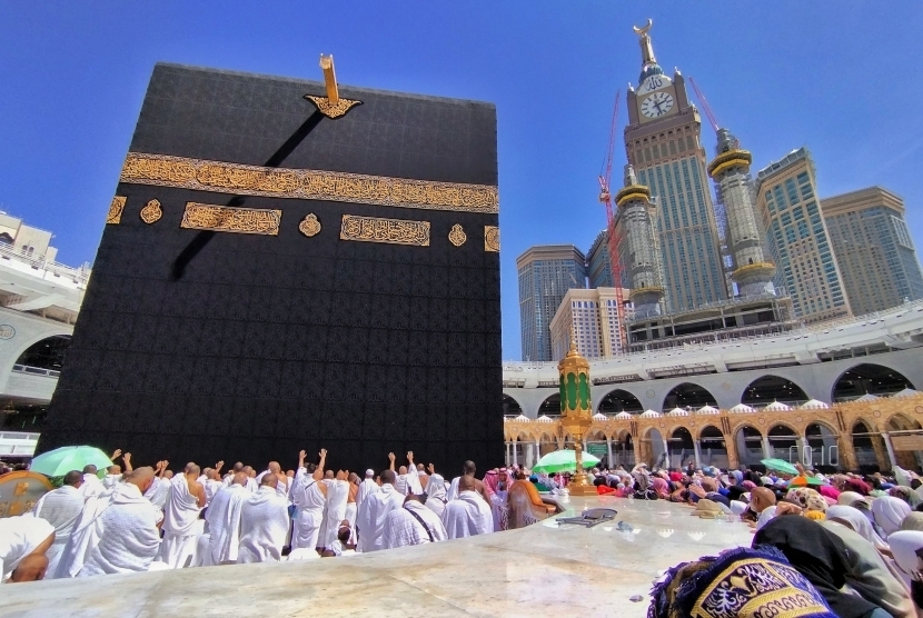 Jamaah Haji Dilarang Berselfie di depan Ka'bah