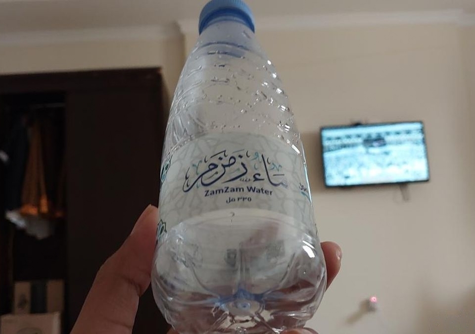 Mengetahui Keaslian Air Zamzam