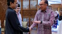 Anwar Ibrahim menyambut UAS di Malaysia