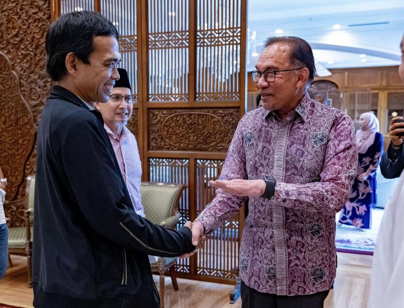 Anwar Ibrahim menyambut UAS di Malaysia