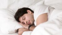 Tidur Miring Ke Kanan Baik Untuk Jantung