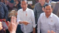 Politik Dua Kaki Jokowi?