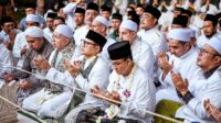 Anies-Muhaimin Ziarah ke Makam Sunan Ampel di Surabaya
