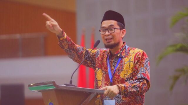 Ustadz Adi Hidayat Bangga pada Muhammadiyah