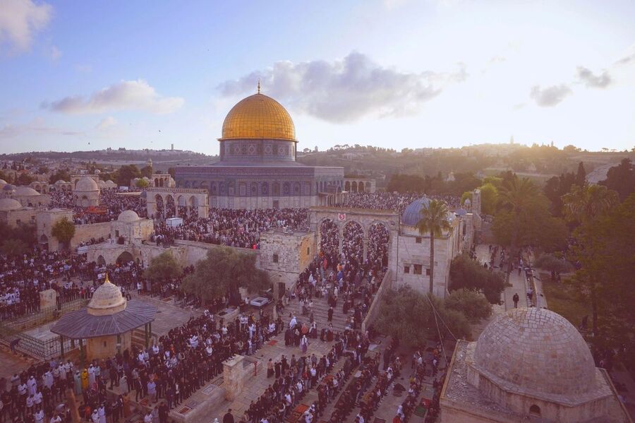 Militan Palestina Menguasai Masjid Al Aqsa