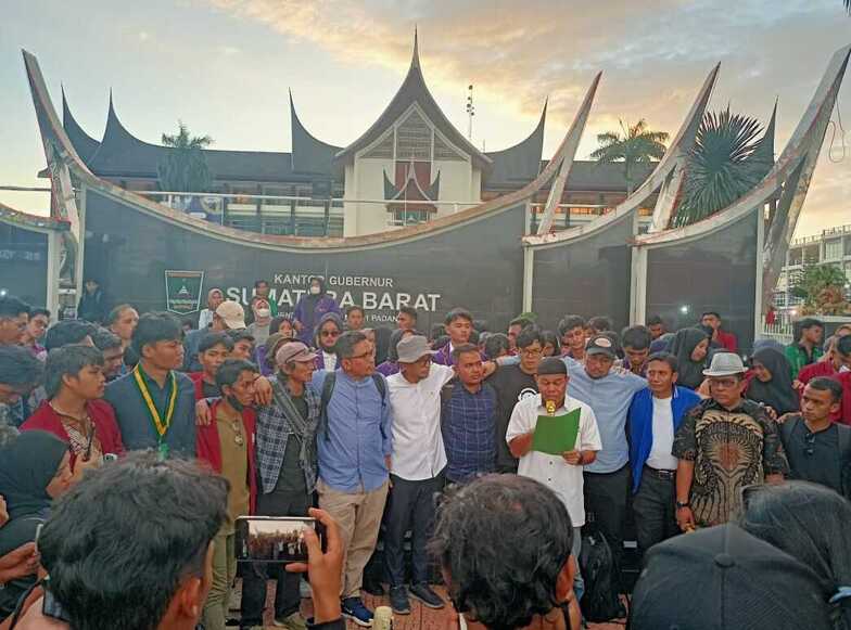 Demonstrasi Akademisi dan Masyarakat Sipil di Sumatera Barat