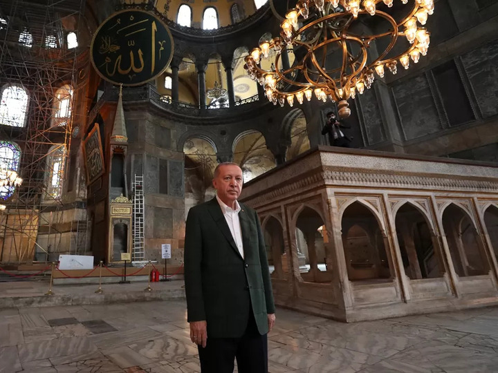 Erdoğan Mengubah Bekas Gereja Menjadi Masjid
