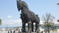 Kuda Troya China